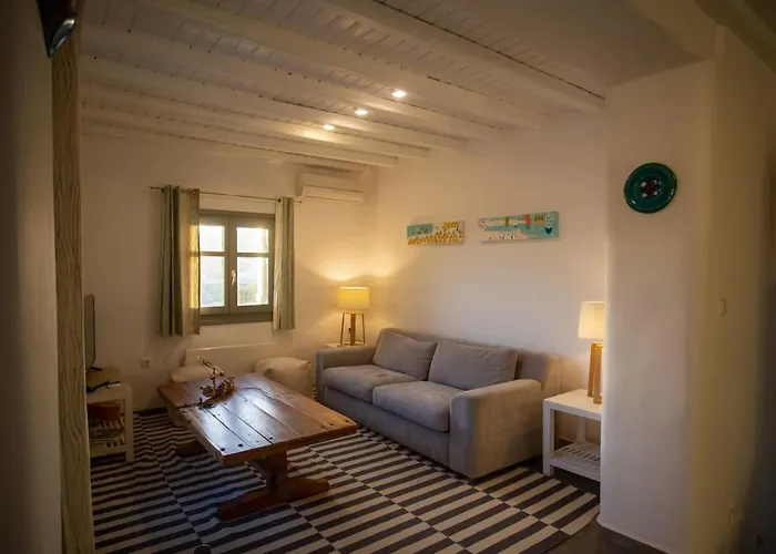 Private Sea View Yard