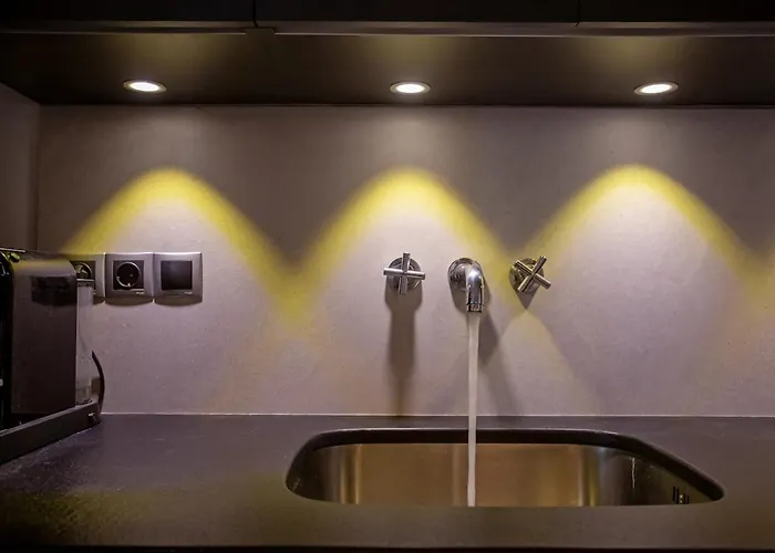 Private Sea View Yard *