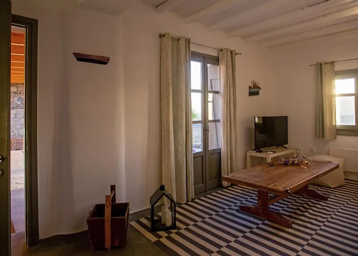 Private Sea View Yard