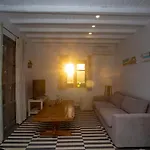 Private Sea View Yard 아파트 칼라파티스