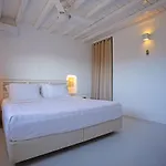 Private Sea View Yard * 칼라파티스