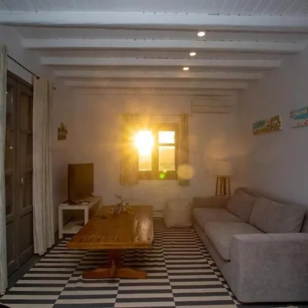 Private Sea View Yard Apartment Mykonos Town