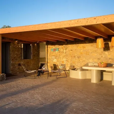 Private Sea View Yard *