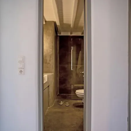 Private Sea View Yard Apartment *