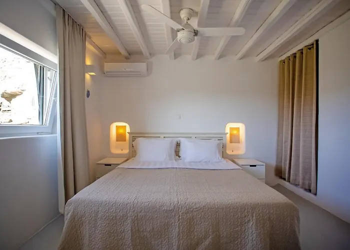 Private Sea View Yard Apartment *