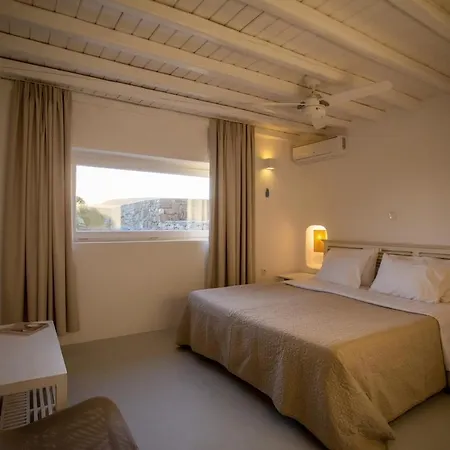 Private Sea View Yard