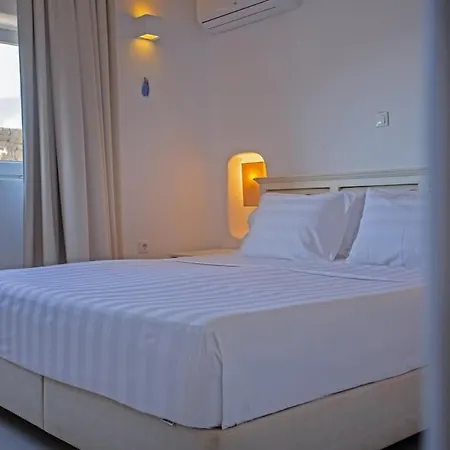 Private Sea View Yard *